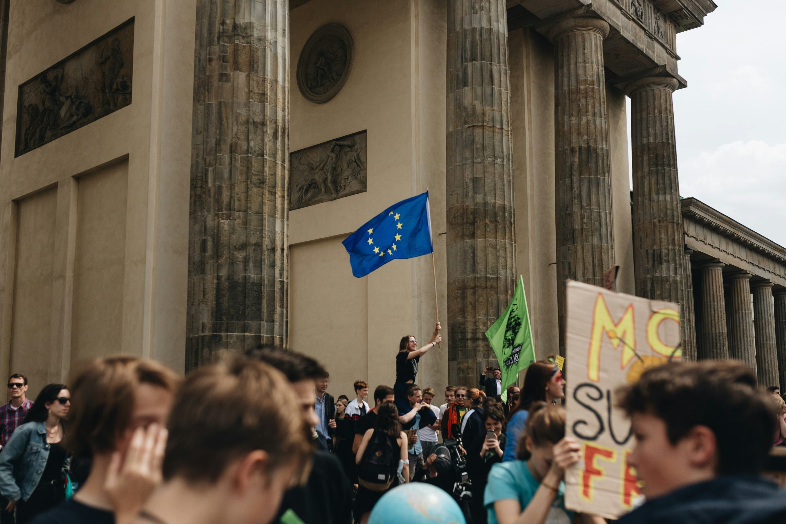 Climate protest at the Brandenburg Gate. Source: Nico Roicke.